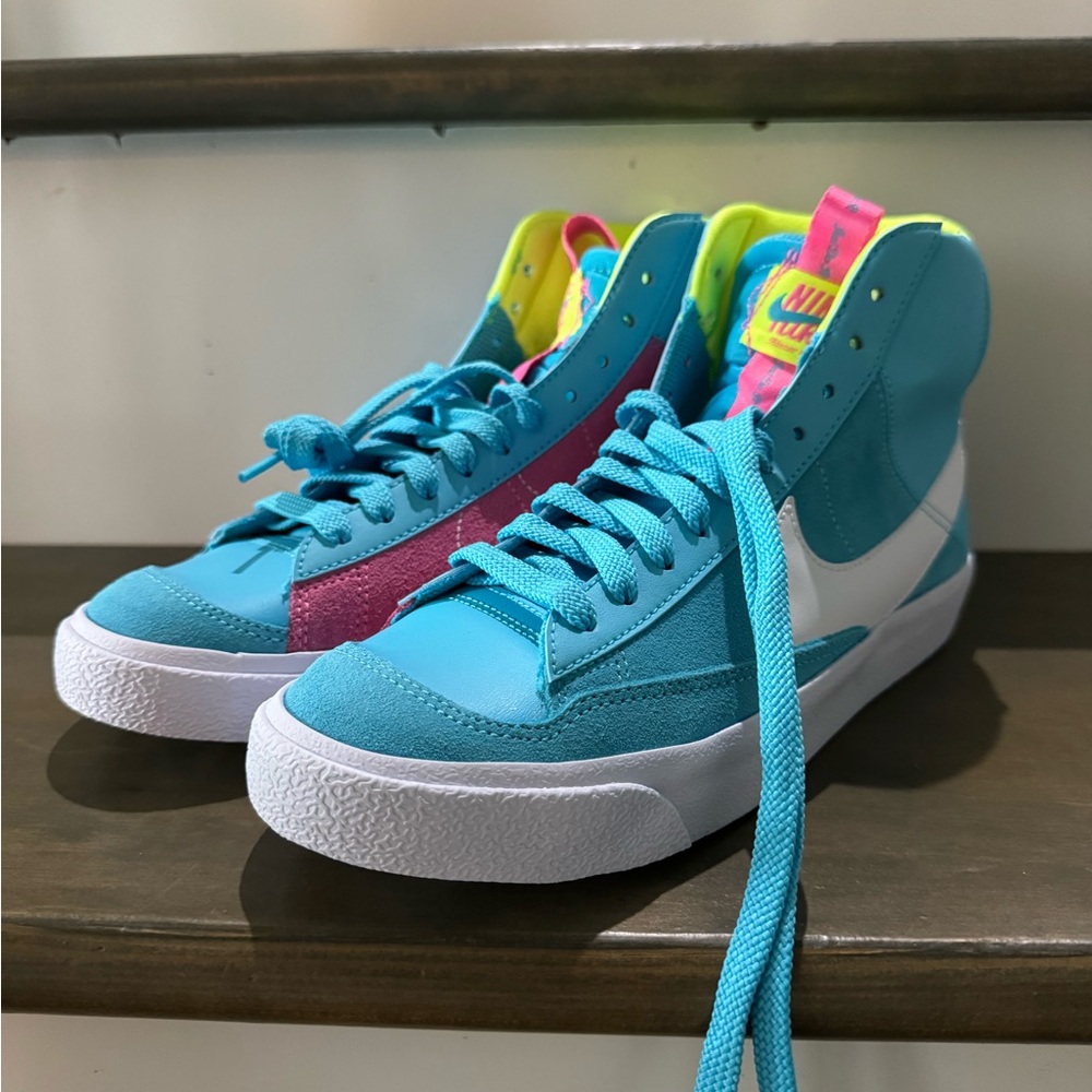 Nike Blazer Mid size 6 youth, NEW